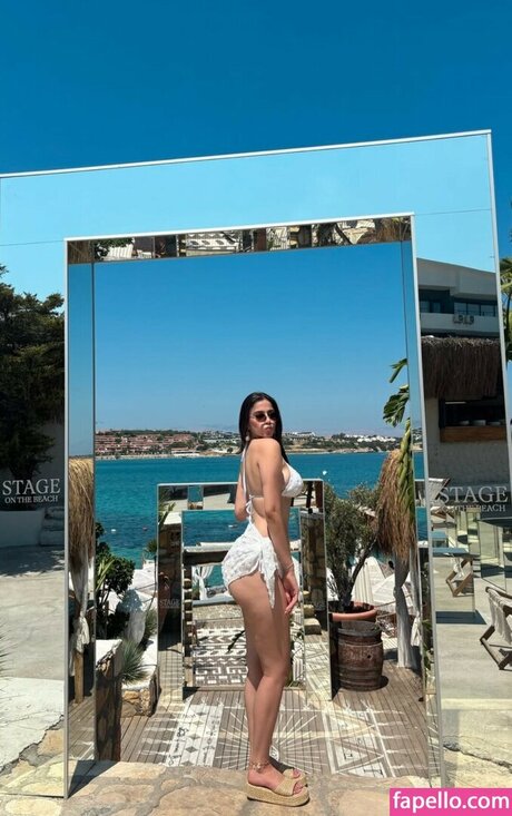 sseliingn hot model pictures