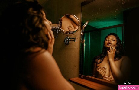 __anavrin___ nudes actress image