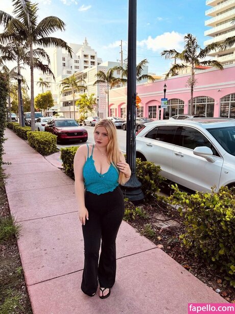 Sadie Stone hot star img