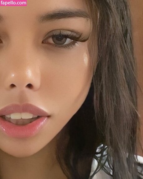 Ale oficial nudes model images