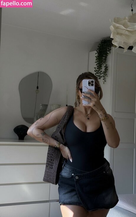 Diamond tears sexy star picture