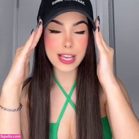 Larissa Costa sexy model photo