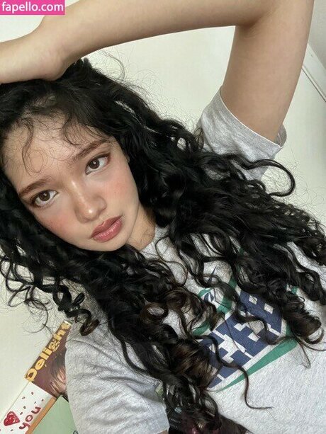 Outrovero nice pornstar pic