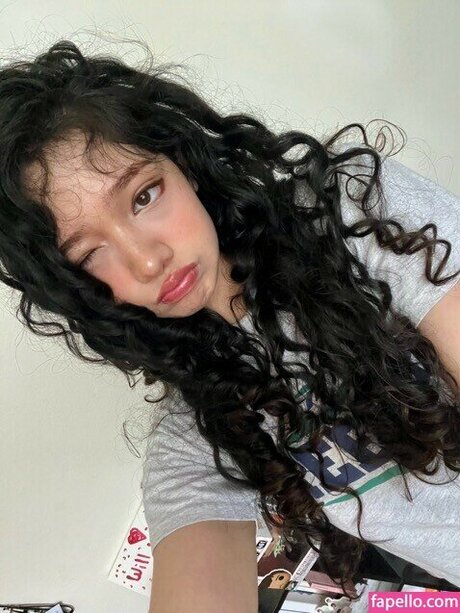 Outrovero star nudes image