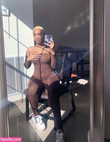 paiiigee art model galleries