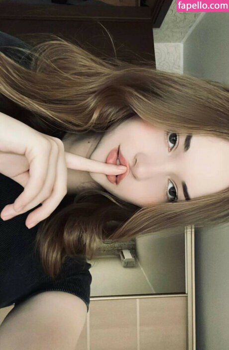 sharrimalagisi model naked photos