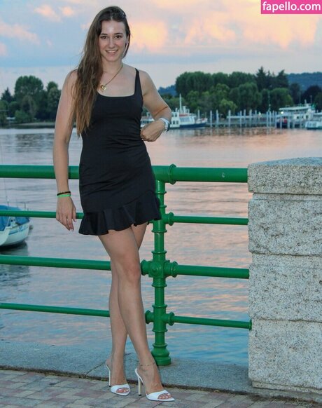 Elisa Santinon model erotic picture