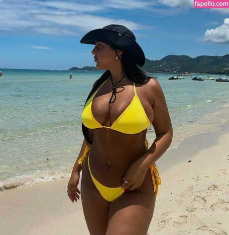 Maya Gorali sexy star images