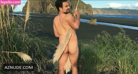 ThereIsNoIInThreesome star sexy gallery