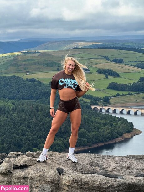 Livi Sheldon beautiful star galleries