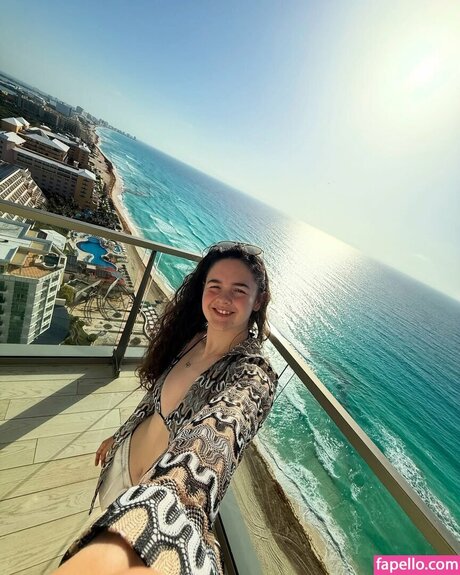 Abbi Pulling top actress photos