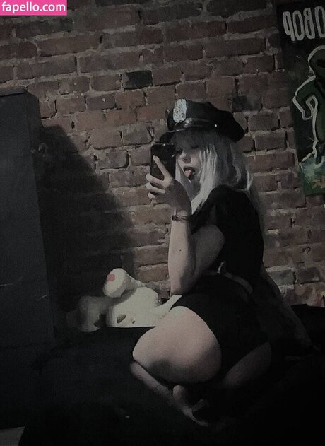 Paradoxy exclusive model picture