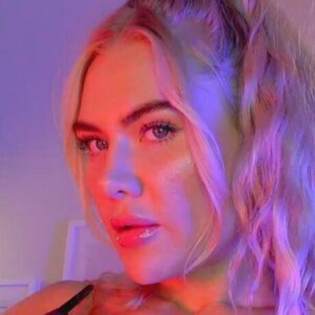 Goddess Dommelia exclusive pornstar picture