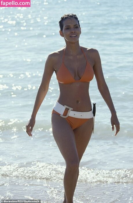 pool threesome onlyfans hot sex galleries