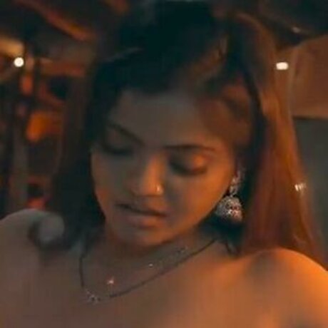 Bharti Jha model sexy img