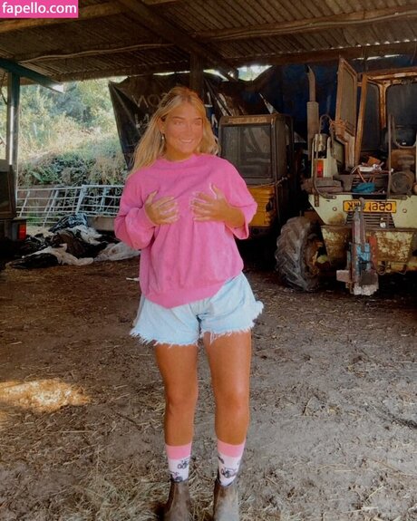 Harriet Cowan From Clarkson s Farm naked actress photo