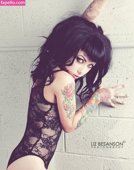 MeGaN MaSsACrE model sex image