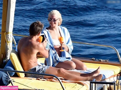 Pixie Lott porn model images