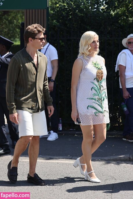 Pixie Lott nudes model archive