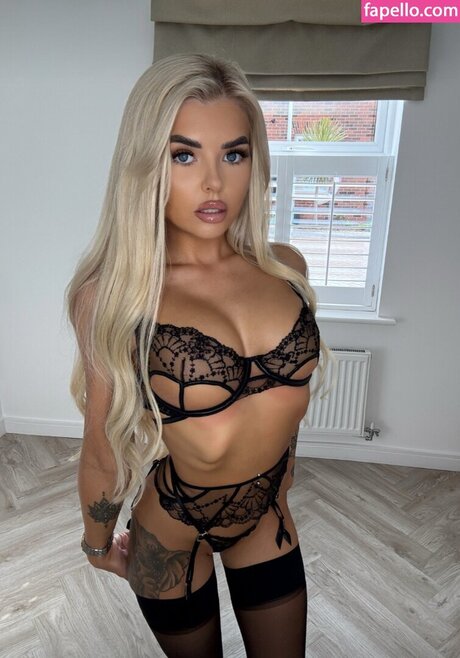 Perfect Package exclusive model gallery