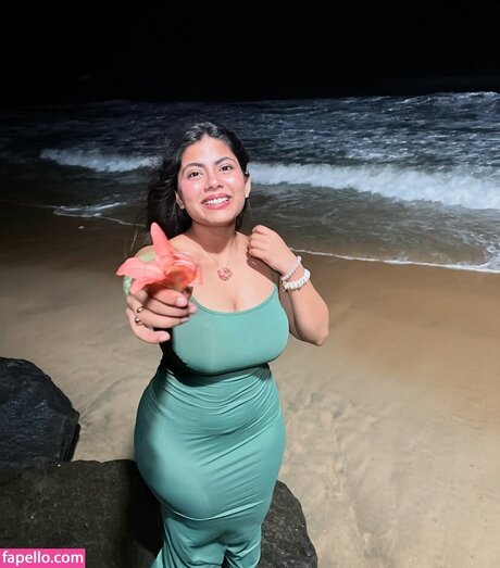 Lavanya Pandiya star perfect photos