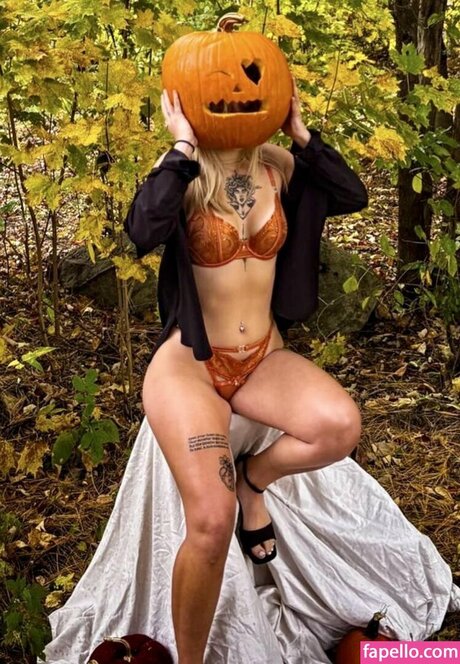 Soph labe exclusive model pic