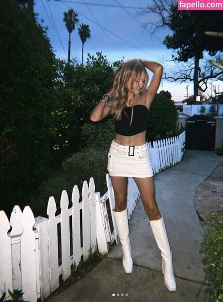 Mary Kate Willis beautiful model galleries