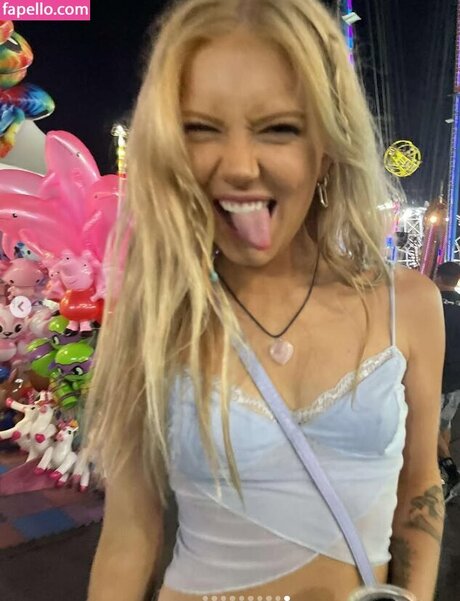 Mary Kate Willis star erotic galleries