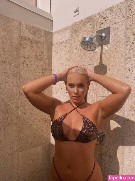 TaylorAnderson101 beautiful actress pics