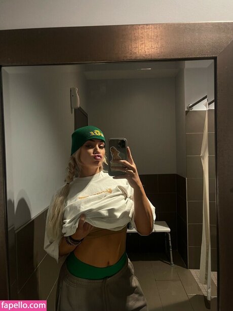 TaylorAnderson101 sexy pornstar pictures