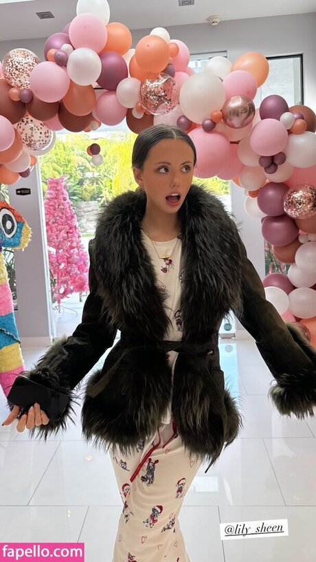 Lily Mo Sheen pretty actress pictures