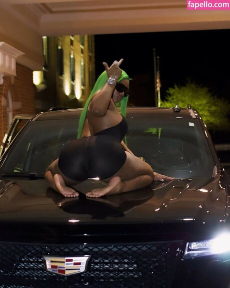 Sexxy Red model nude images