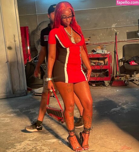 Sexxy Red art star photos