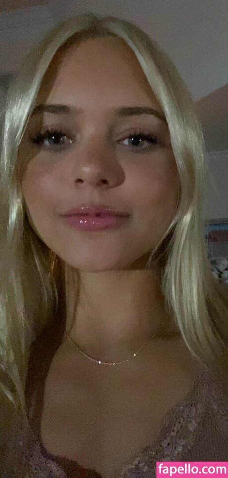 Avery Worobel model nudes pic