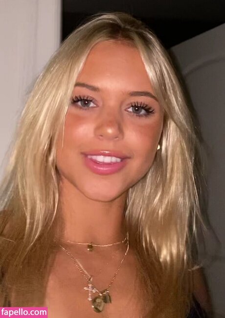 Avery Worobel exclusive actress pic