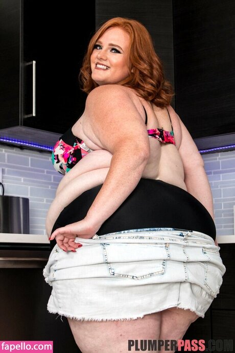 Julie Ginger model perfect photo