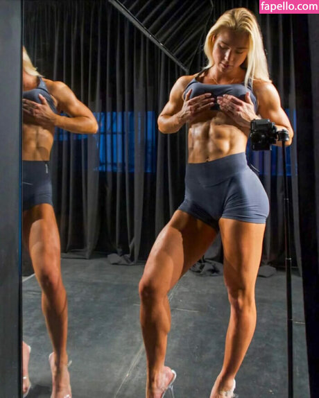 Leonarda Farkas pornstar perfect pictures