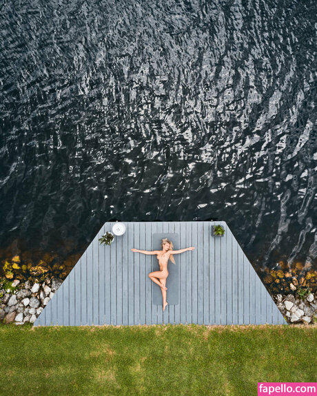 Scarlet Begonias exclusive pornstar images