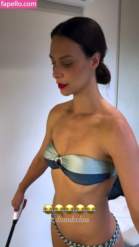 Camila Rodrigues sexy model pics