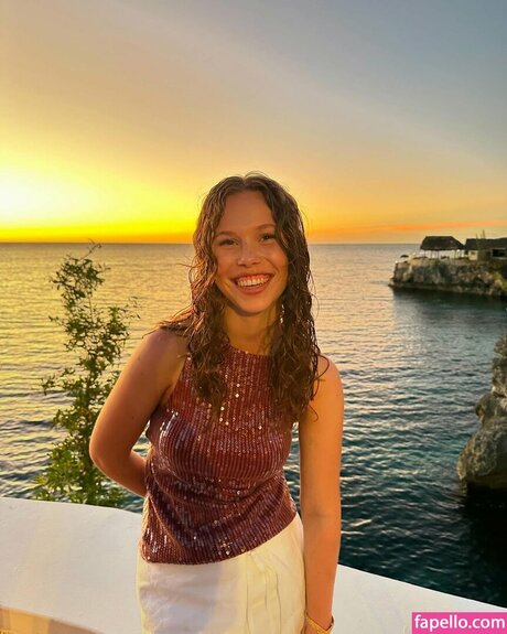 Rhode Kok model art pics