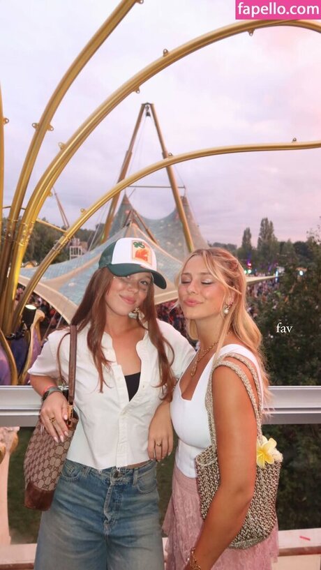 Rhode Kok star art images