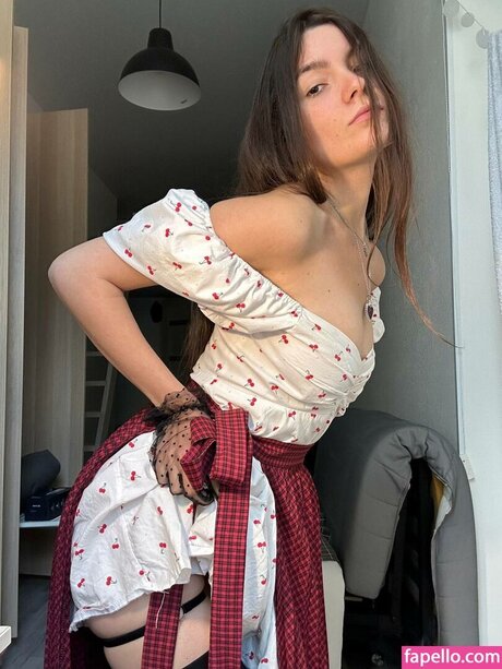 Cloveralice naked pornstar images