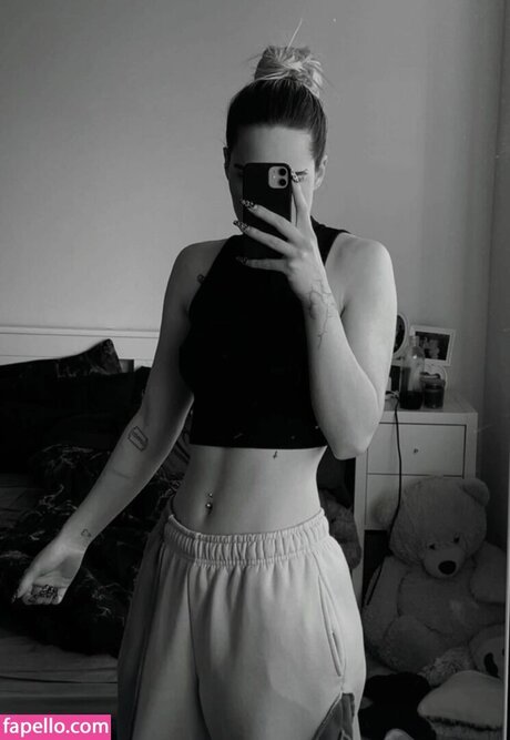 sky stn_ model erotic pic