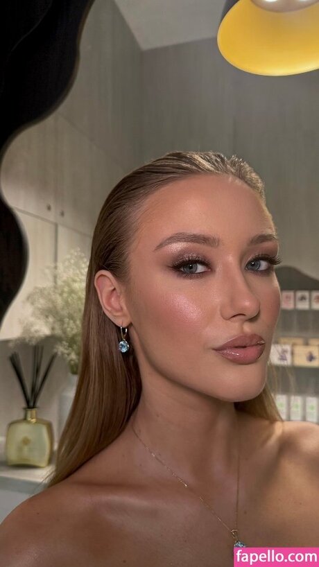 Oliwia Petryna art model img