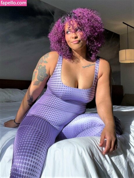 Willow Nightingale hd model pictures