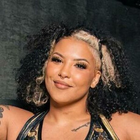 Willow Nightingale pornstar archive