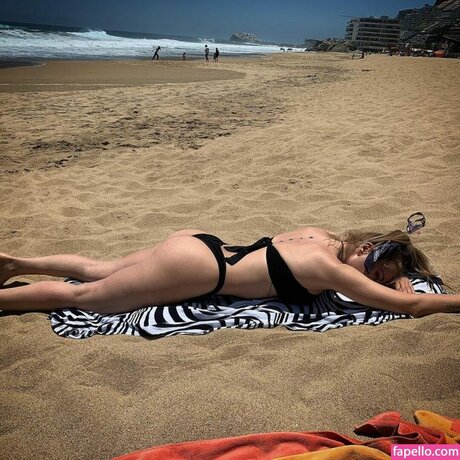 Cata Palacios sexy star photo