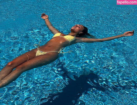 Lara Spengler star top photos