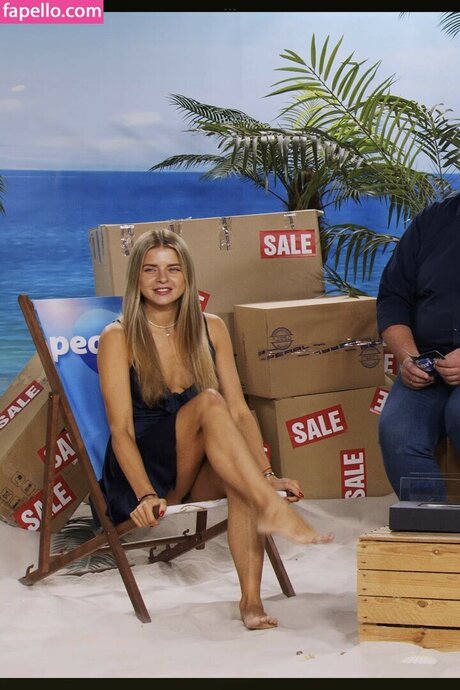 Pearl Tv Upskirt xxx actress pictures