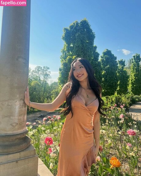 Daisy Chang model high quality image